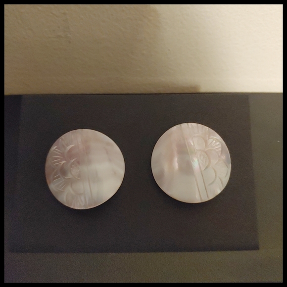 Vintage Carved Mother of Pearl Earrings - Picture 4 of 7